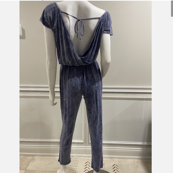 💫 - NWT Palmer dusty blue acid wash pant Jumpsuit with tie waste and open ba… - Picture 6 of 9